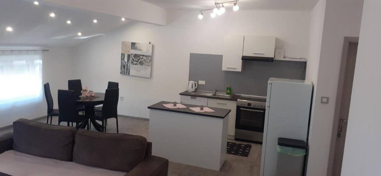 Apartmani Dream Пула Экстерьер фото